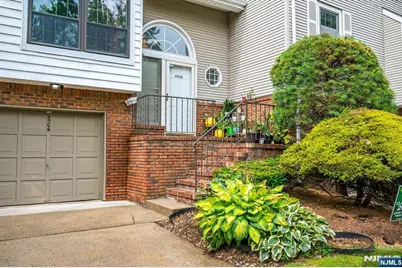 4506 Stonehedge Road 4506 #4506, Edison, NJ 08820 - Photo 4