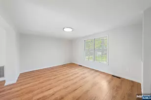 550 Bergen St, Newark, NJ 07108 - Photo 8