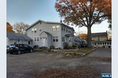 192 W Midland Avenue 4 #4, Paramus, NJ 07652 - Photo 2