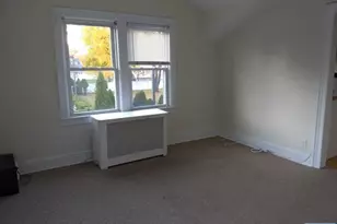 192 W Midland Ave 4, Paramus, NJ 07652 - Photo 4