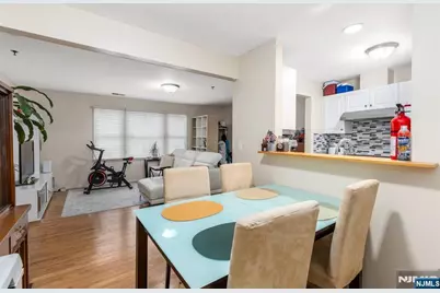 428 Grand Avenue 2C #2C, Palisades Park, NJ 07650 - Photo 12