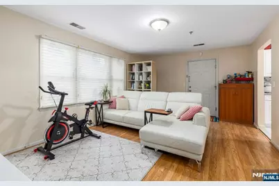 428 Grand Avenue 2C #2C, Palisades Park, NJ 07650 - Photo 6