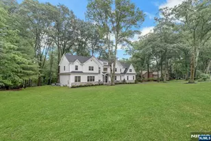 263 Arbor Rd, Franklin Lakes, NJ 07417 - Photo 4