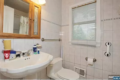 703 Chadwick Drive, Paramus, NJ 07652 - Photo 18