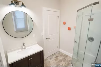 528 Undercliff Avenue, Edgewater, NJ 07020 - Photo 16