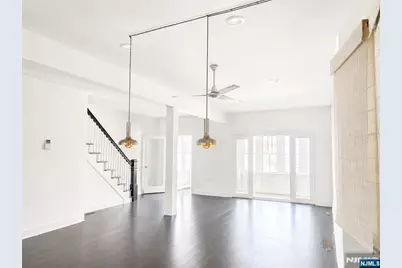 528 Undercliff Avenue, Edgewater, NJ 07020 - Photo 4