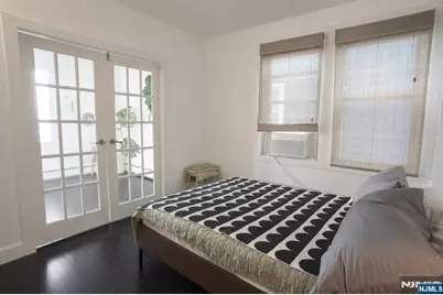 528 Undercliff Avenue, Edgewater, NJ 07020 - Photo 12