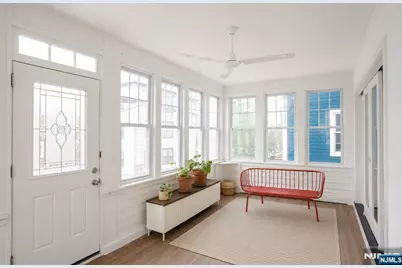 528 Undercliff Avenue, Edgewater, NJ 07020 - Photo 2