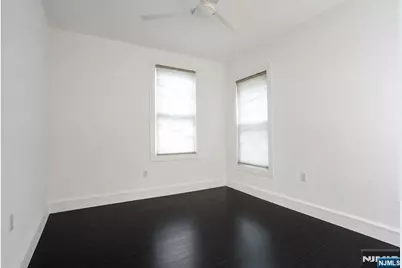 528 Undercliff Avenue, Edgewater, NJ 07020 - Photo 14