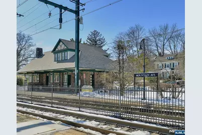 1 Laurel Place, Montclair, NJ 07043 - Photo 24