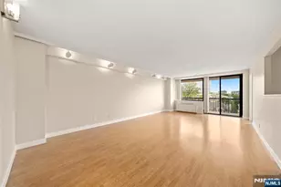 200 Old Palisade Road 4A, Fort Lee, NJ 07624 - Photo 2