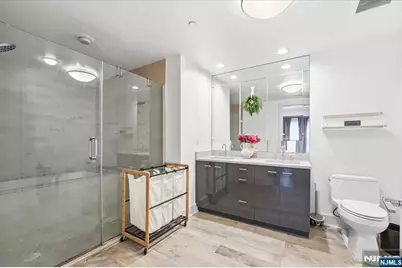 150 Henley Place 210 #210, Weehawken, NJ 07086 - Photo 16