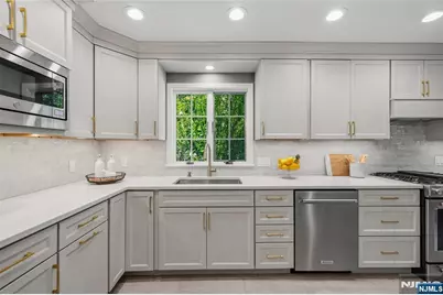 378 Van Beekum Place, Wyckoff Township, NJ 07481 - Photo 14