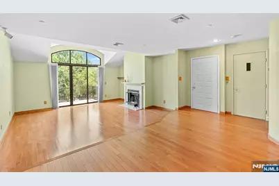 8 Wadsworth Court, Teaneck Township, NJ 07666 - Photo 6