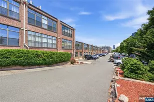 300 Communipaw Ave 160, Jersey City, NJ 07304 - Photo 2