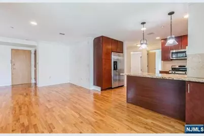 17 Meadow Road 307 #307, Rutherford, NJ 07070 - Photo 10