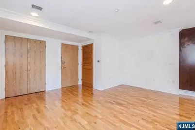 17 Meadow Road 307 #307, Rutherford, NJ 07070 - Photo 8