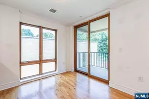 17 Meadow Road 307, Rutherford, NJ 07070 - Photo 6