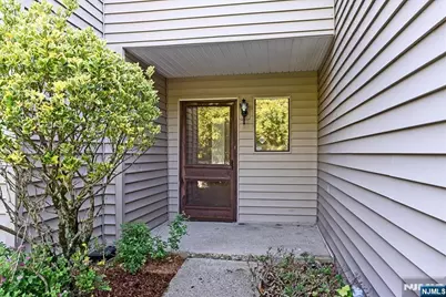 31 Lockley Court, Wayne, NJ 07470 - Photo 4