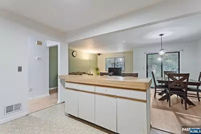 31 Lockley Court, Wayne, NJ 07470 - Photo 12