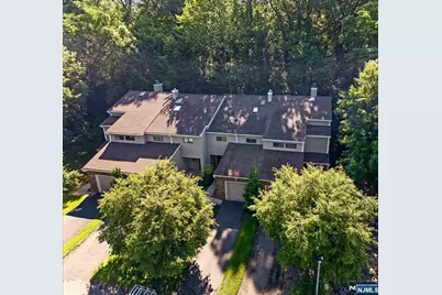 31 Lockley Court, Wayne, NJ 07470 - Photo 2