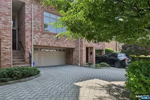 2462 3rd St, Fort Lee, NJ 07024 - Photo 2