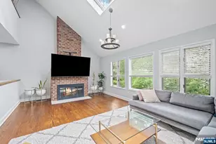 22 W Pamrapo Ct, Glen Rock, NJ 07452 - Photo 2