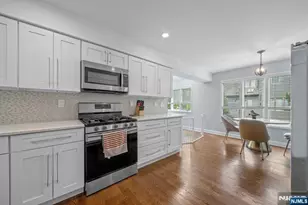 22 W Pamrapo Ct, Glen Rock, NJ 07452 - Photo 10