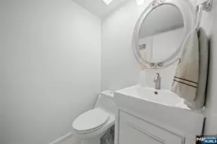 22 W Pamrapo Ct, Glen Rock, NJ 07452 - Photo 38