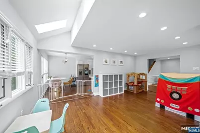 22 W Pamrapo Court, Glen Rock, NJ 07452 - Photo 14
