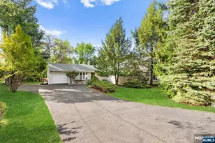 8 Halsey Ln, Closter, NJ 07624 - Photo 18