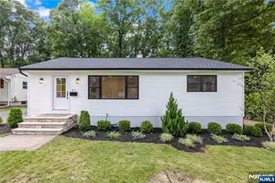 61 Mackay Ave, Waldwick, NJ 07463 - Photo 2