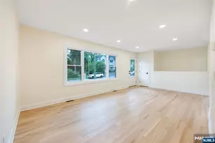 61 Mackay Ave, Waldwick, NJ 07463 - Photo 6