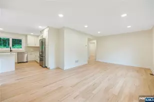 61 Mackay Ave, Waldwick, NJ 07463 - Photo 12