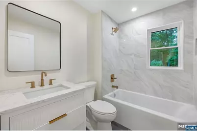 61 Mackay Avenue, Waldwick, NJ 07463 - Photo 20