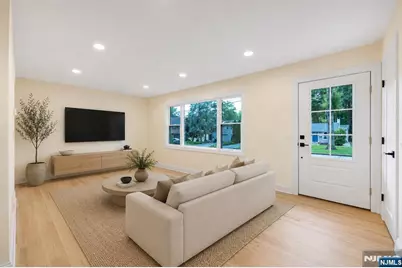 61 Mackay Avenue, Waldwick, NJ 07463 - Photo 4