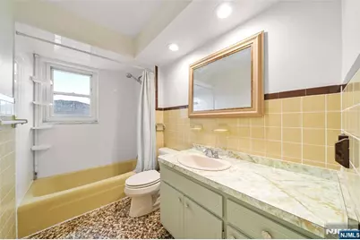 209 8th Street 2 #2, Fairview, NJ 07022 - Photo 12