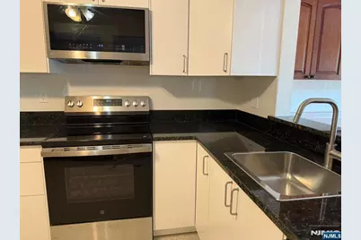 235 Village Circle Drive, Fort Lee, NJ 07024 - Photo 4