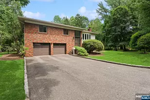 31 Brook St, Closter, NJ 07624 - Photo 2