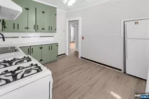 558 Argyle Ave 2, Orange, NJ 07050 - Photo 4