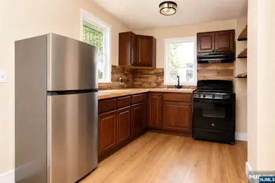 3 Laurel Avenue, Maplewood, NJ 07040 - Photo 2
