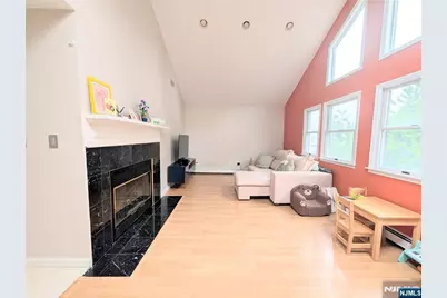 515 Broad Avenue 2nd #2ND, Palisades Park, NJ 07650 - Photo 2