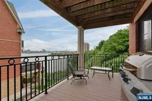 3 Moorings Ln, Edgewater, NJ 07020 - Photo 6