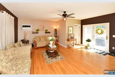 71 Ringwood Avenue, Pompton Lakes, NJ 07442 - Photo 6