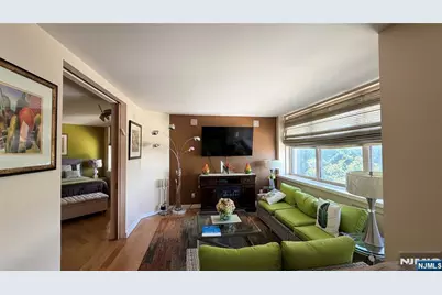 7004 Blvd East 311C #311C, West New York, NJ 07093 - Photo 8