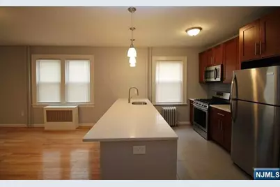 222 Irving Place 4 #4, Lyndhurst Township, NJ 07071 - Photo 4