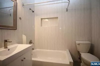 222 Irving Place 4 #4, Lyndhurst Township, NJ 07071 - Photo 16
