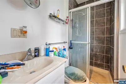 109 Bergen Avenue, Bergenfield, NJ 07621 - Photo 8