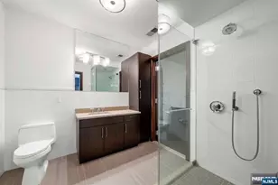 9 Somerset Ln 407, Edgewater, NJ 07020 - Photo 16