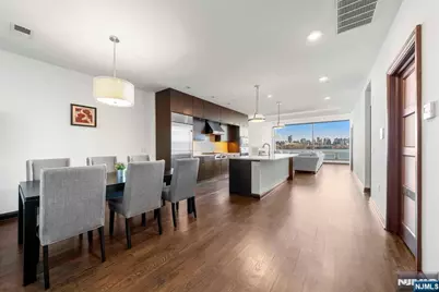 9 Somerset Lane 407 #407, Edgewater, NJ 07020 - Photo 2